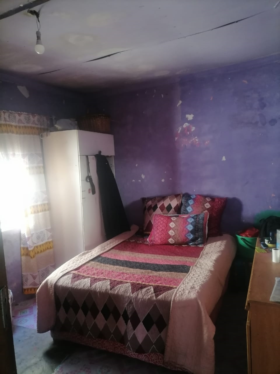2 Bedroom Property for Sale in Eyethu Western Cape